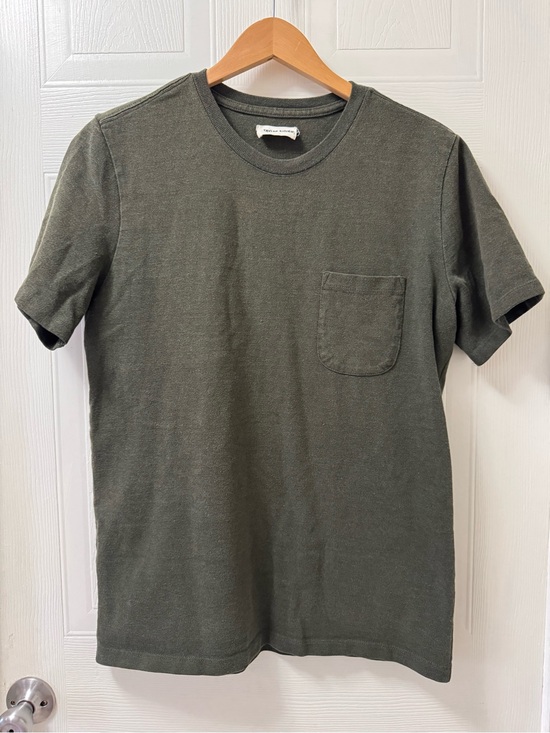 Taylor Stitch Other - Taylor Stitch Olive Green Pocket Tee It doesn't have a tag, but I included the m